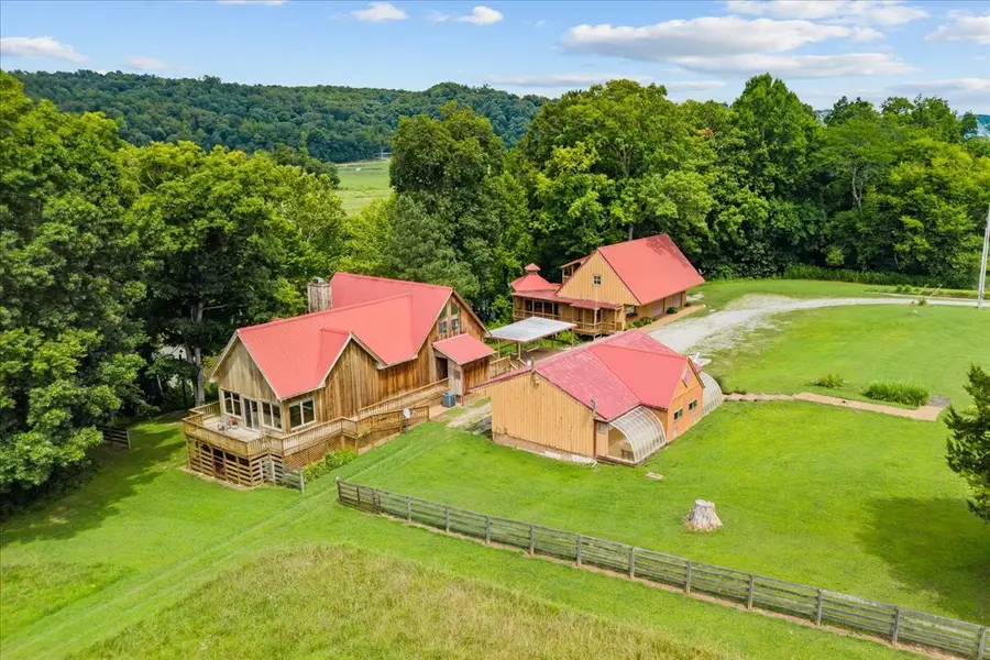 4060 Dyer Rd, Hurricane Mills, TN 37078 - #2