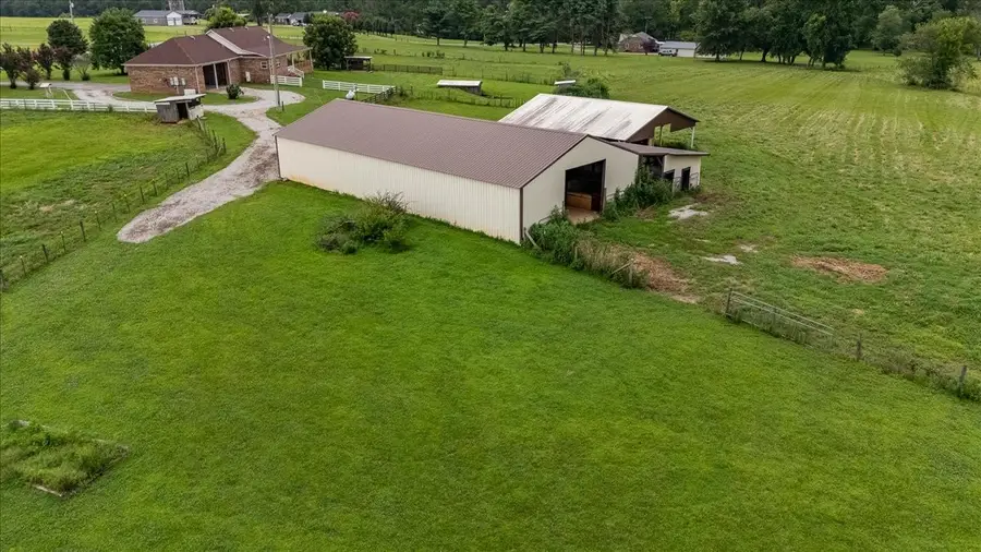 158 Big Springs Rd, Lawrenceburg, TN 38464 - #3