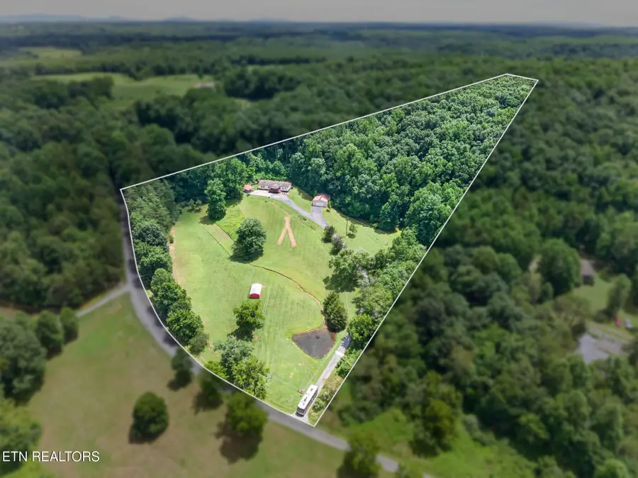 725 Old Flynns Cove Rd, Crossville, TN 38572 - #3