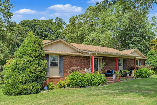 1001 Due West Cir, Lafayette, TN 37083