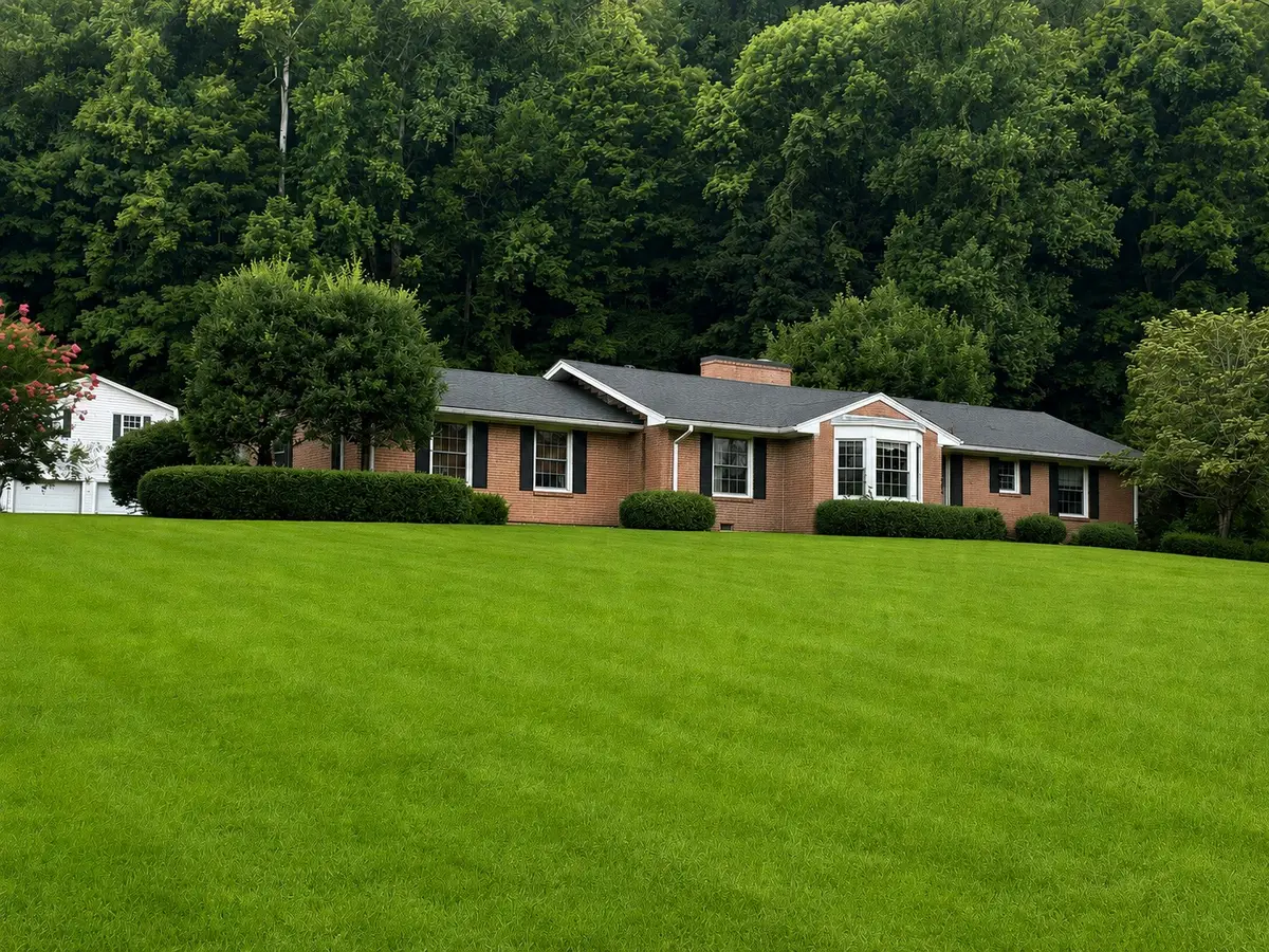 1002 Allenwood Dr, Ashland City, TN 37015 - #1