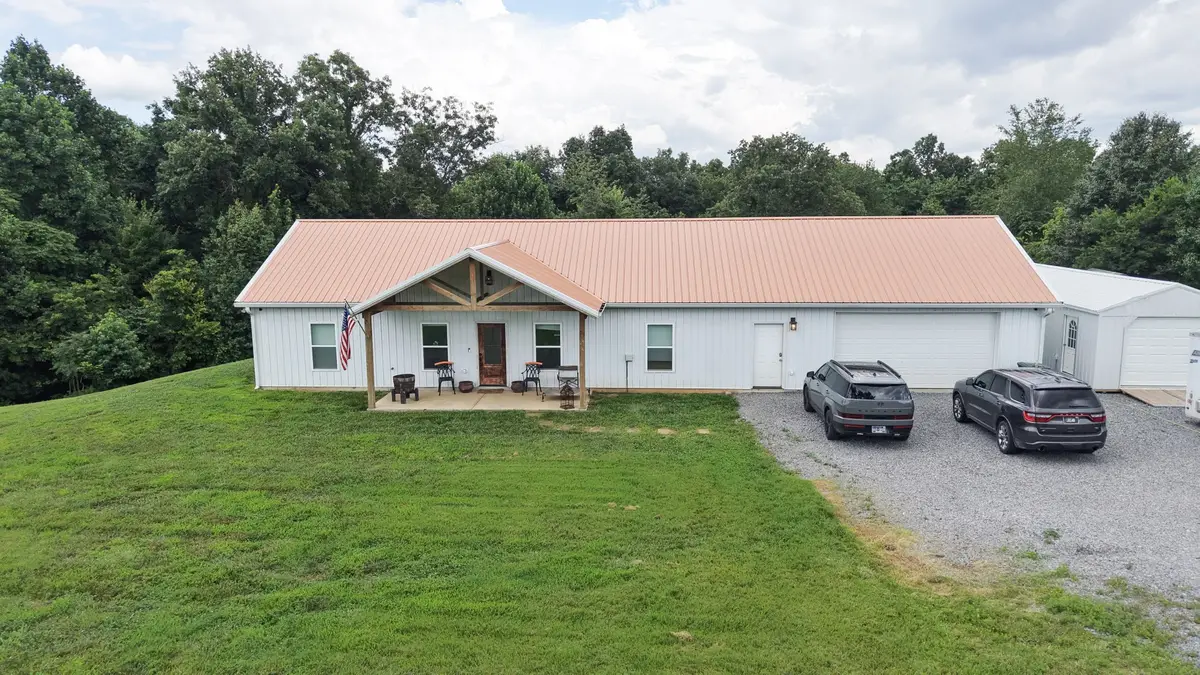 4423 Highland Rd, Lafayette, TN 37083 - #1