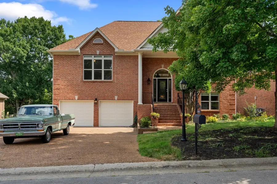 4848 Peninsula Pointe Dr, Hermitage, TN 37076 - #2