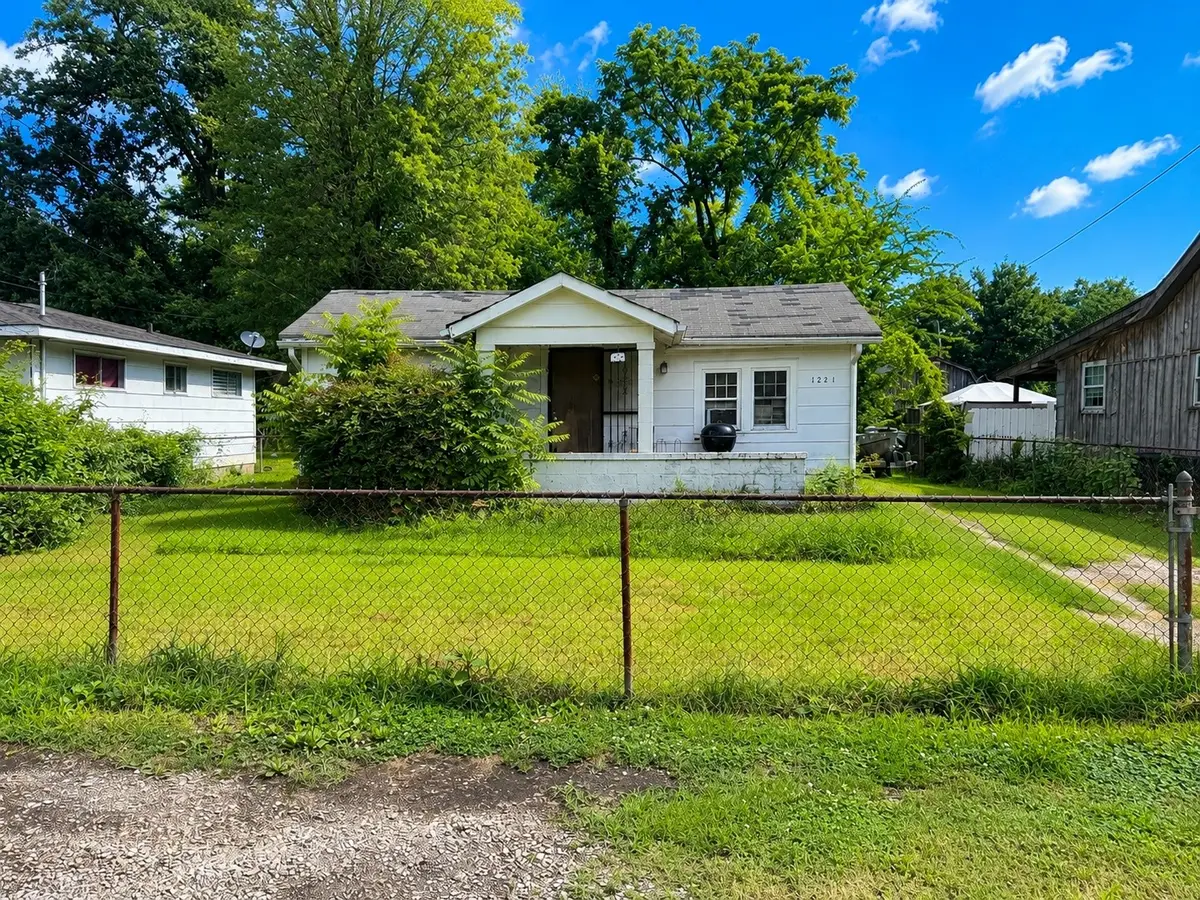 1221 E 35th Street Pl, Chattanooga, TN 37407 - #1