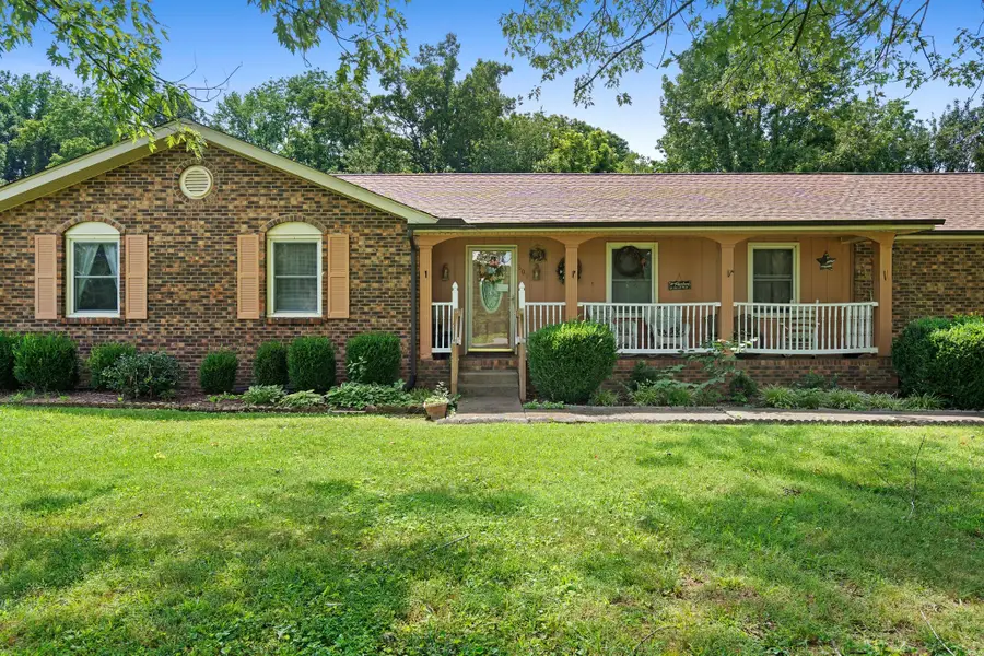607 N Palmers Chapel Rd, White House, TN 37188 - #3