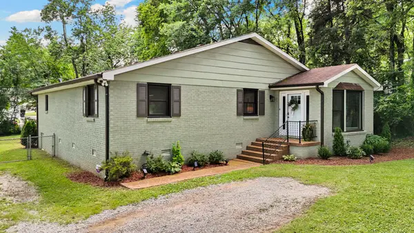 2879 Lyncrest Dr, Nashville, TN 37214