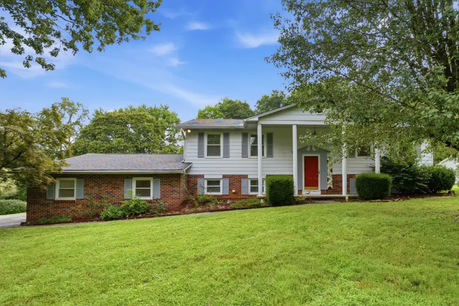 3088 Dixie Lee Cir, Lenoir City, TN 37772 - #3