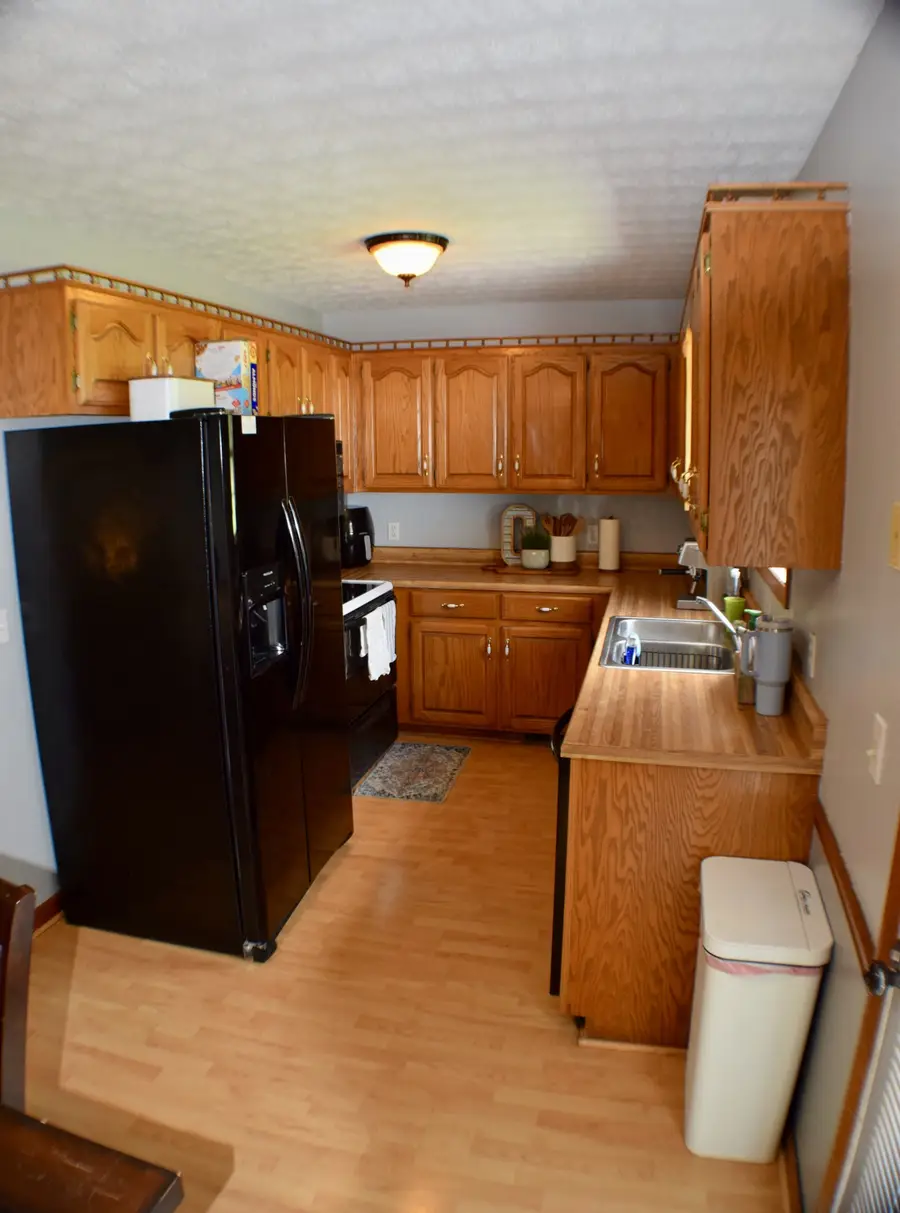 220 Joyce Cir, Lafayette, TN 37083 - #3