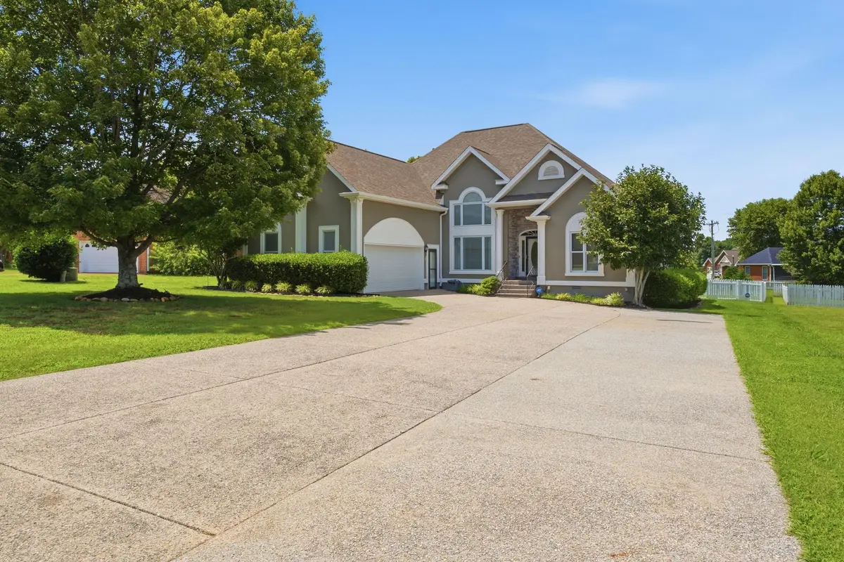 104 Clearview Ct, Springfield, TN 37172 - #1