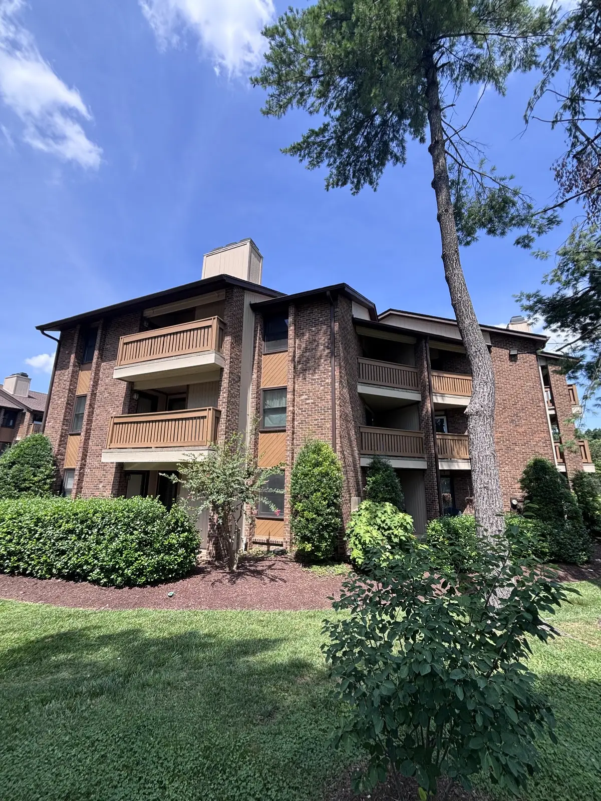 136 Hillsboro Pl, Nashville, TN 37215 - #1