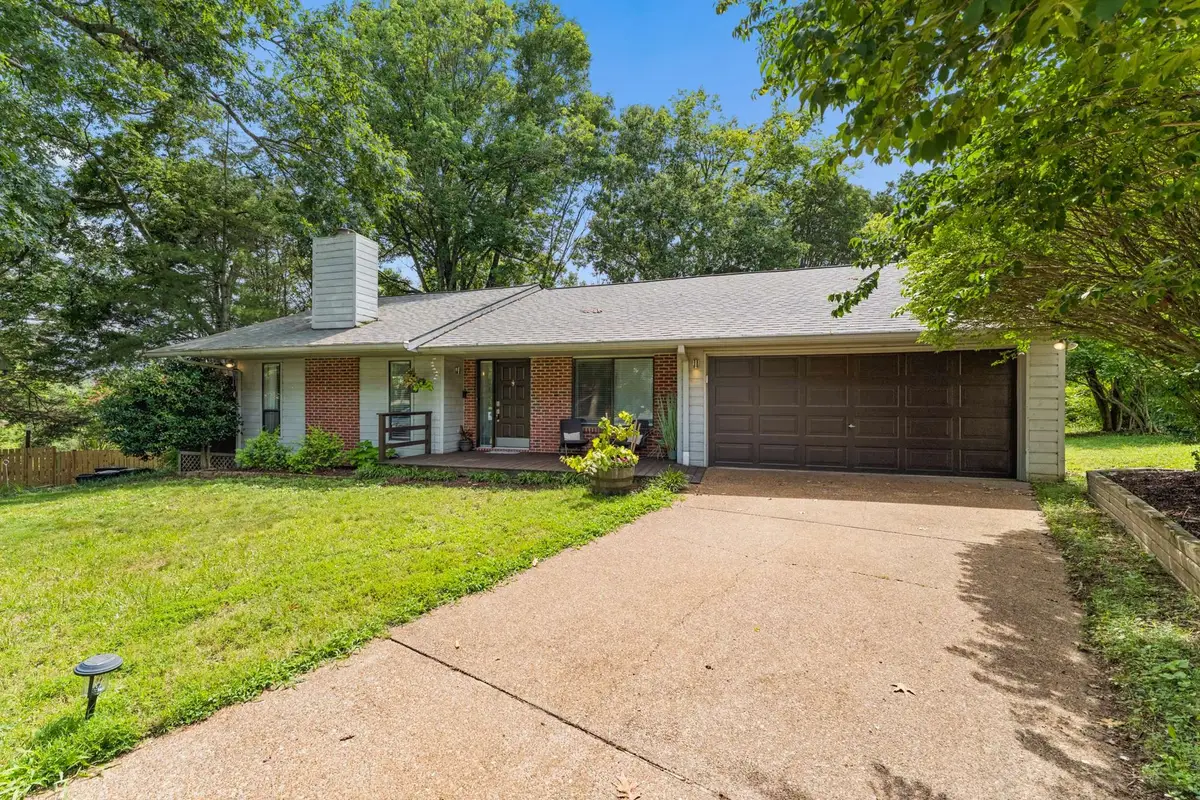 2601 Mesa Dr, Nashville, TN 37217 - #1