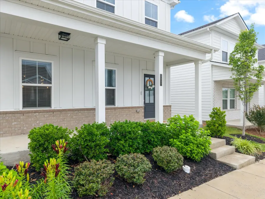 1337 Carriage Park Dr, Hermitage, TN 37076 - #2