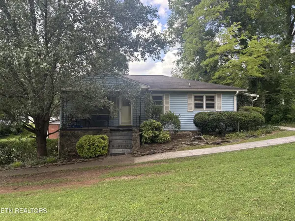 2119 Maple Drive, Knoxville, TN 37918