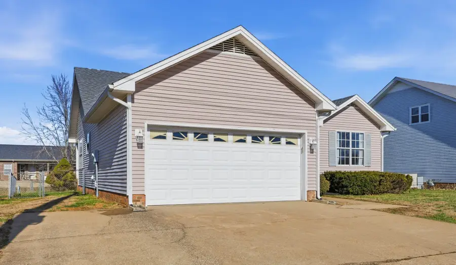 205 Sheridan Cir, Hopkinsville, KY 42240 - #3