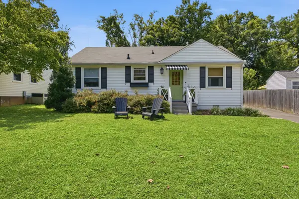 5625 Meadowcrest Ln, Nashville, TN 37209