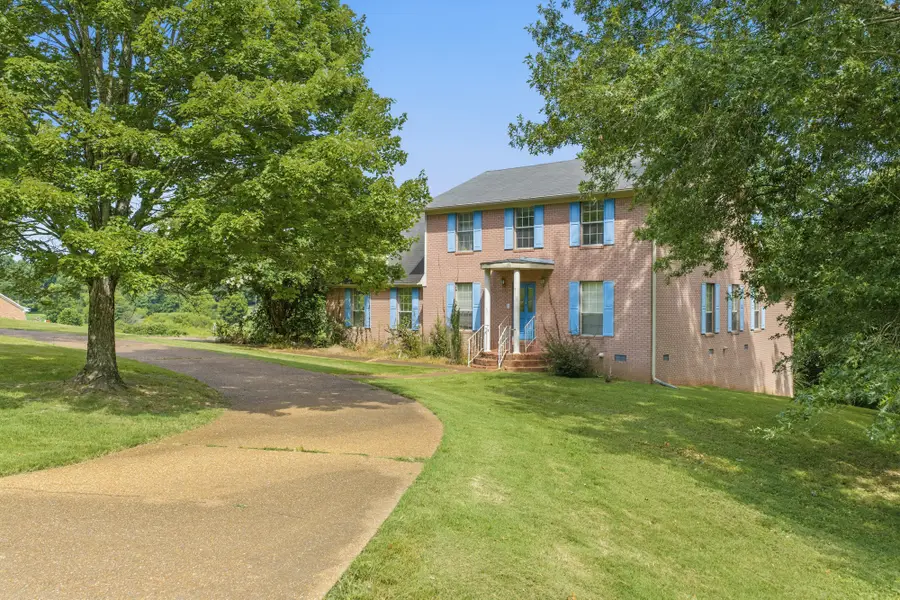 435 Lakeshore Dr, Lexington, TN 38351 - #3