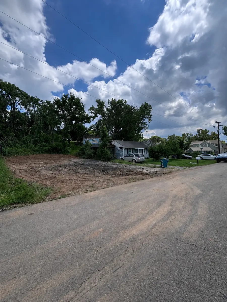 513 Village Ct, Nashville, TN 37206 - #3