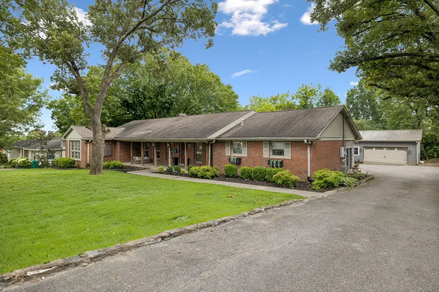708 Westwood Dr, Lebanon, TN 37087 - #2