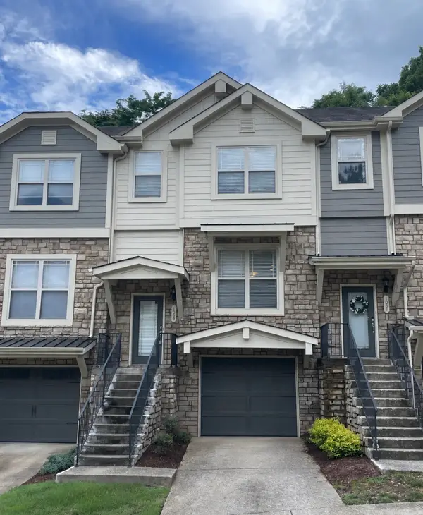 1059 Woodbury Falls Dr, Nashville, TN 37221