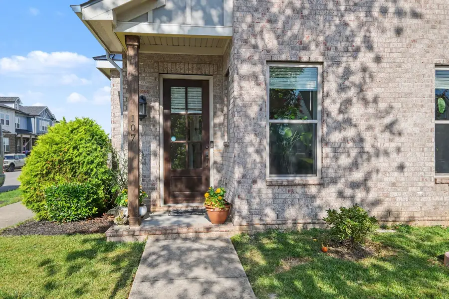 107 Savannah Ave, Pleasant View, TN 37146 - #2