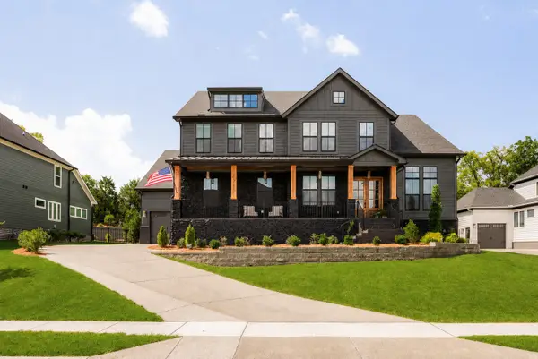 3392 Sarah Bee Ln, Thompsons Station, TN 37179