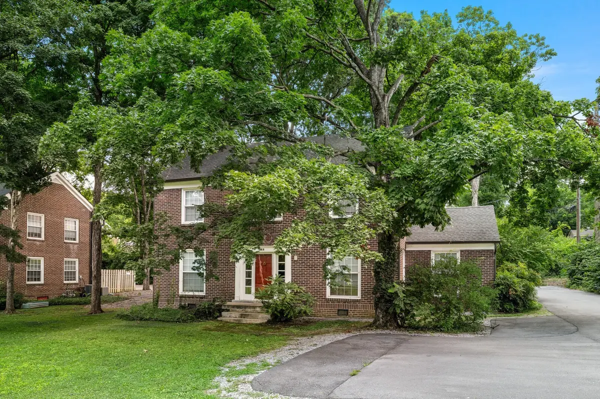 602 Bowling Ave, Nashville, TN 37215 - #1