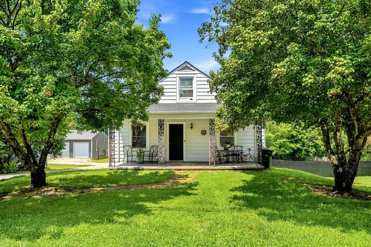 229 Wagoner St, Sparta, TN 38583 - #1