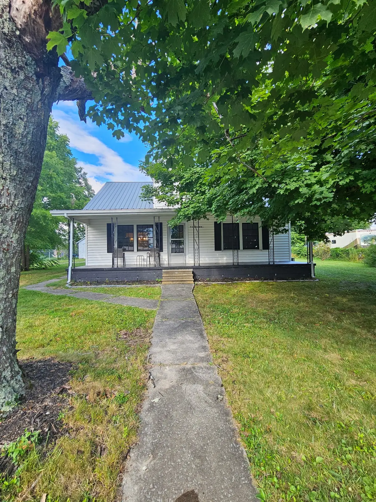 70 Yvonne Ave, Crossville, TN 38555 - #1