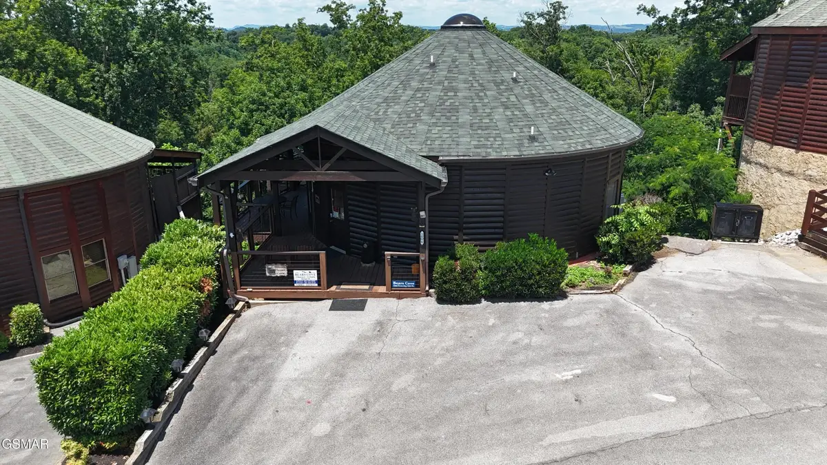 1086 Towering Oaks Drive, Sevierville, TN 37876 - #1