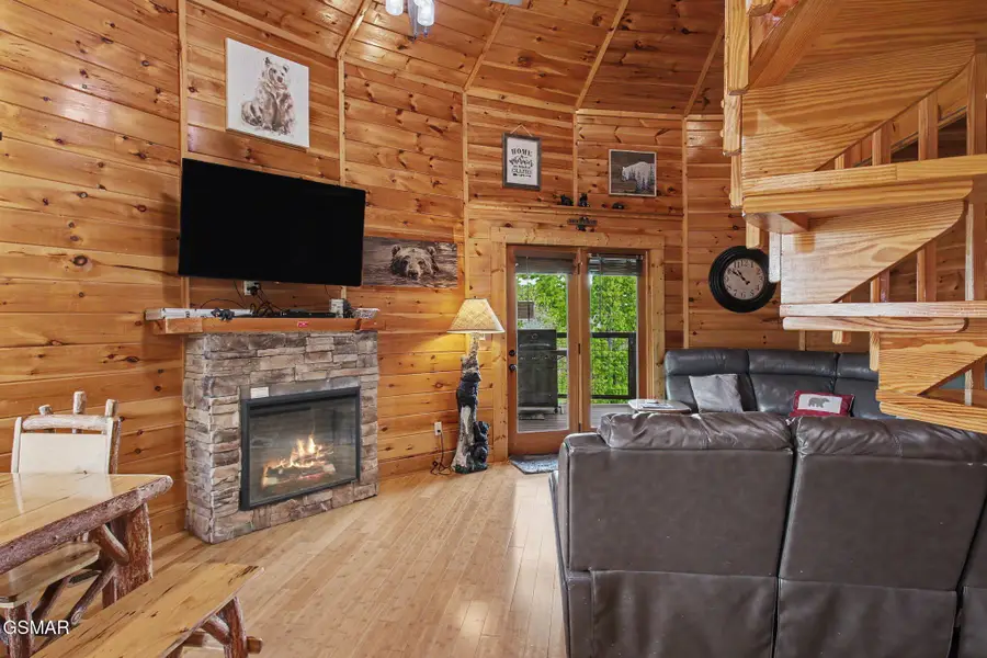 1086 Towering Oaks Drive, Sevierville, TN 37876 - #2