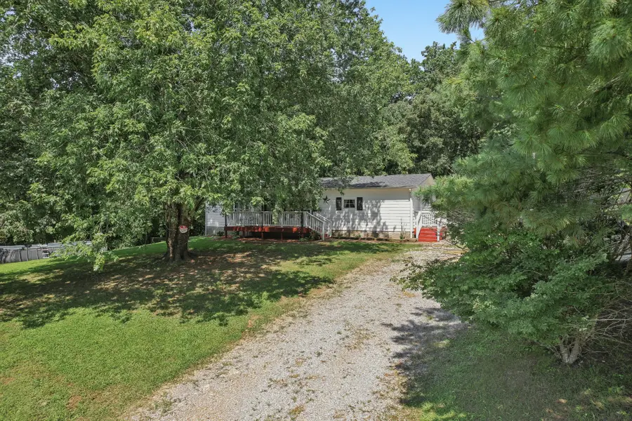 1008 Hopewood Ln, Chapmansboro, TN 37035 - #2