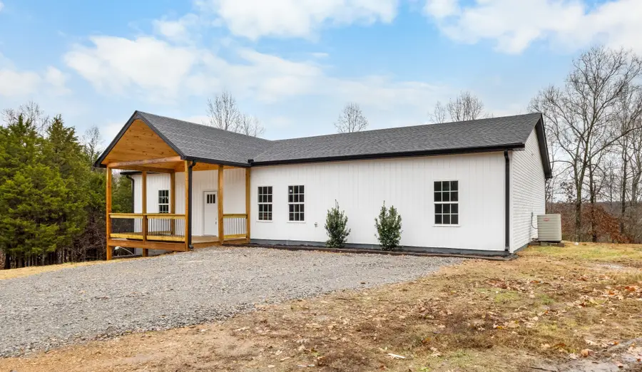 4251 Old Metal Rd, Palmyra, TN 37142 - #2
