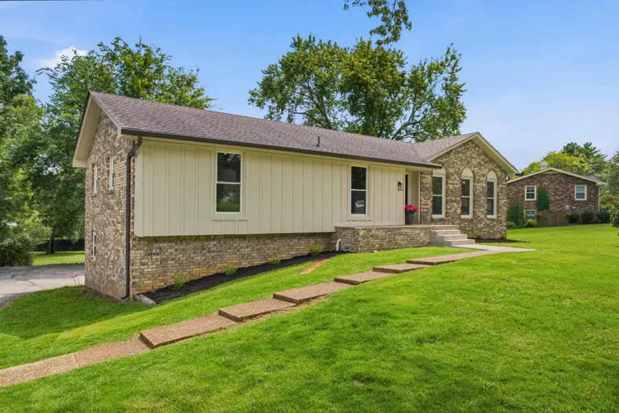 1025 Woodmont Dr, Gallatin, TN 37066 - #3