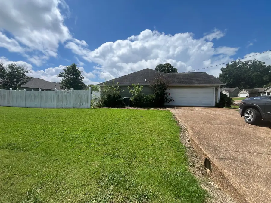 460 Kendyl Cv, Henderson, TN 38340 - #3