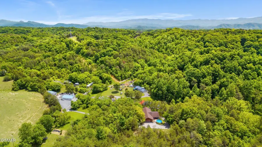 646 Parton Hollow Road, Sevierville, TN 37876 - #2