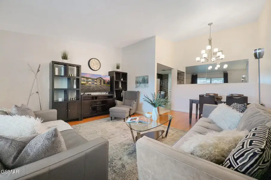 2743 Colonial Drive #APT 214, Pigeon Forge, TN 37863 - #2