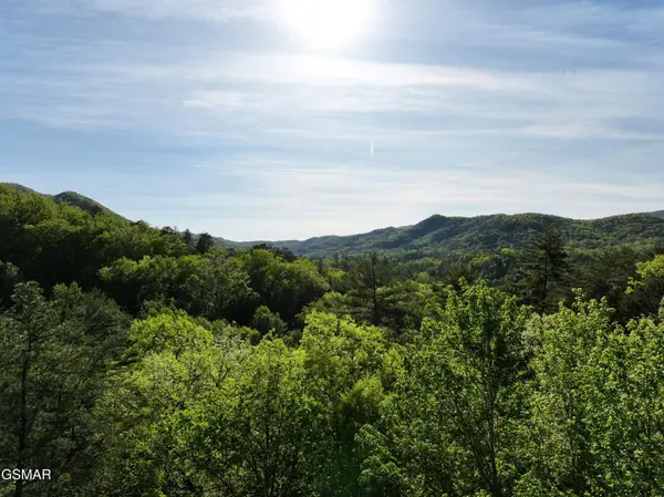 15 Sunset Road, Sevierville, TN 37862