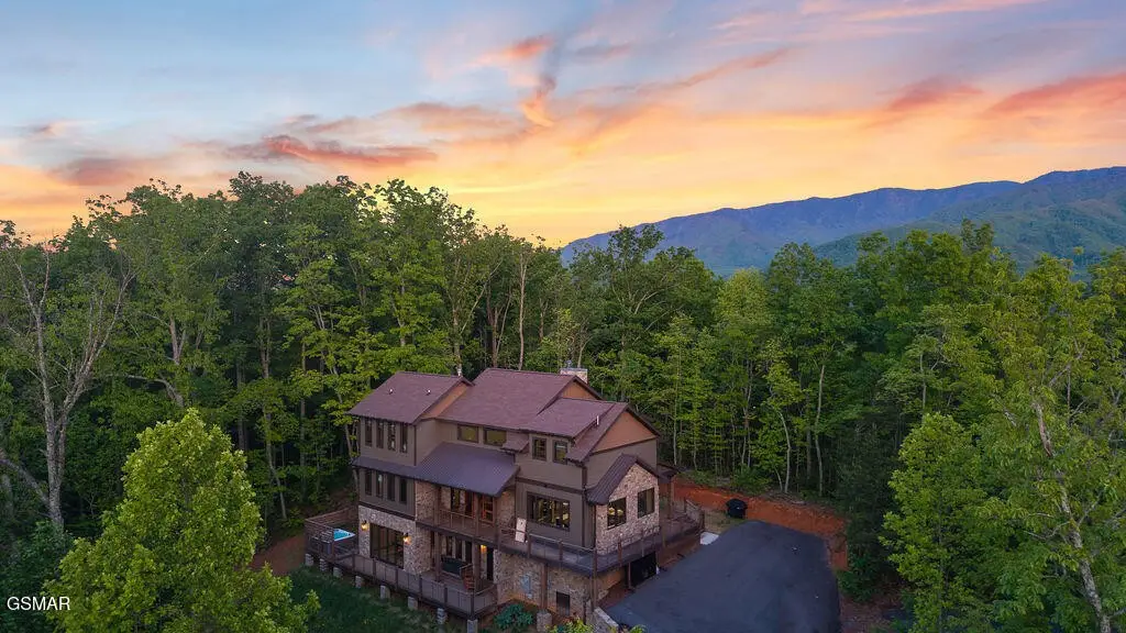 564 Thissa Way, Gatlinburg, TN 37738 - #1