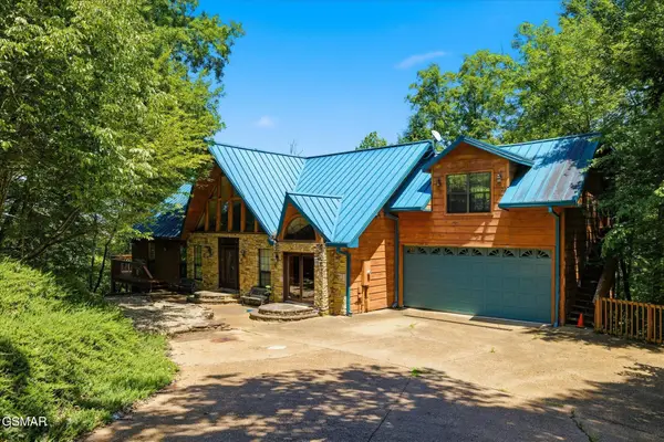 201 Clear Point Lane, Pigeon Forge, TN 37863