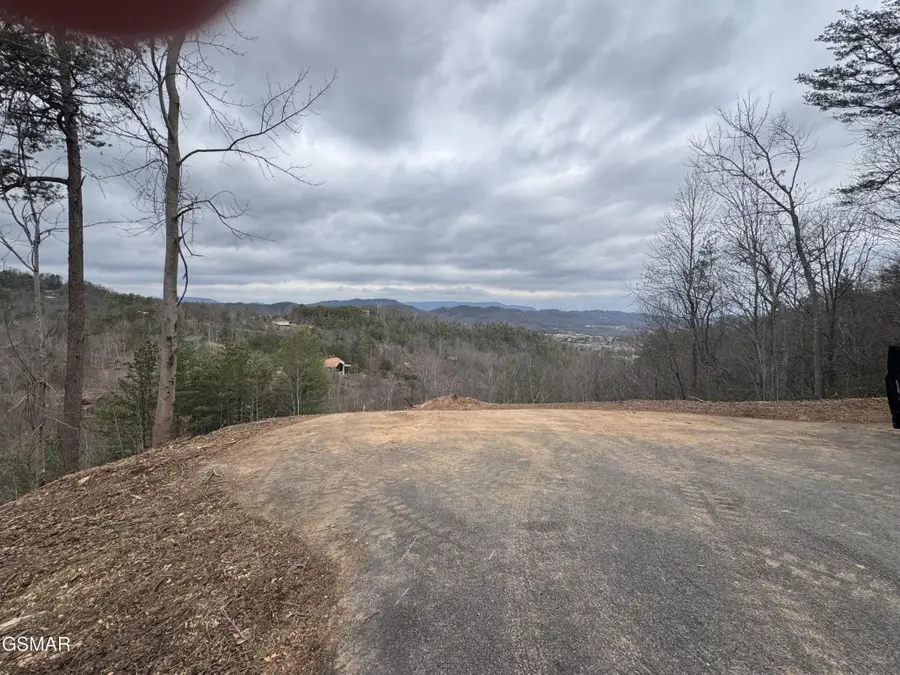 18 Hikers Path Lane, Sevierville, TN 37876 - #3