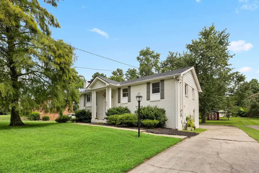608 Harpeth Pkwy E, Nashville, TN 37221 - #2