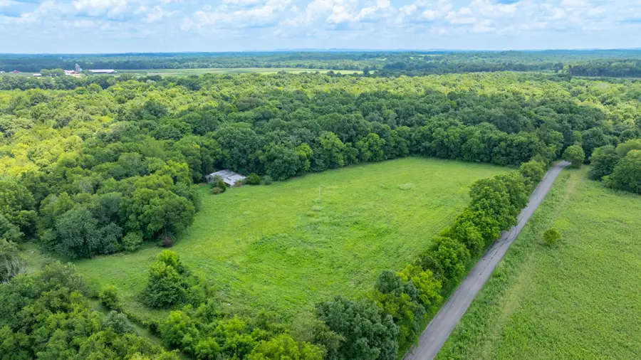 498 Rattlesnake Lodge Rd, Shelbyville, TN 37160 - #2