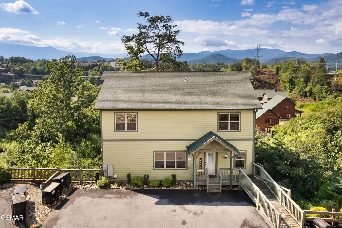 1129 Cove Falls Way, Pigeon Forge, TN 37863 - #1