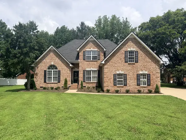 1005 Ithaca St, Murfreesboro, TN 37130