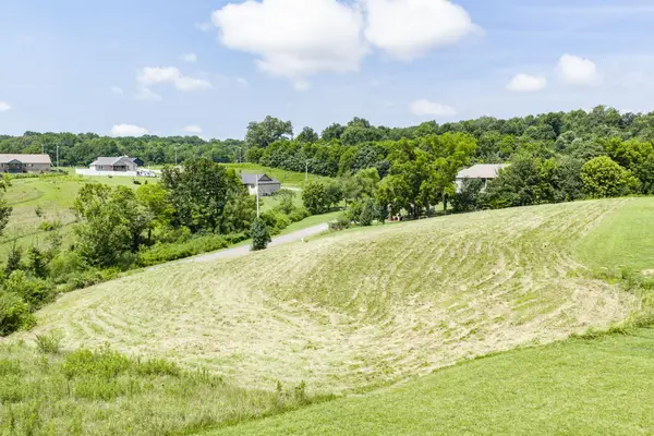 612 Thompson Creek Ln, Cookeville, TN 38506
