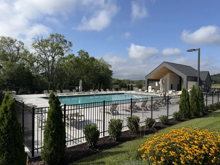 218 Hudson Dr, Gallatin, TN 37066 - #2