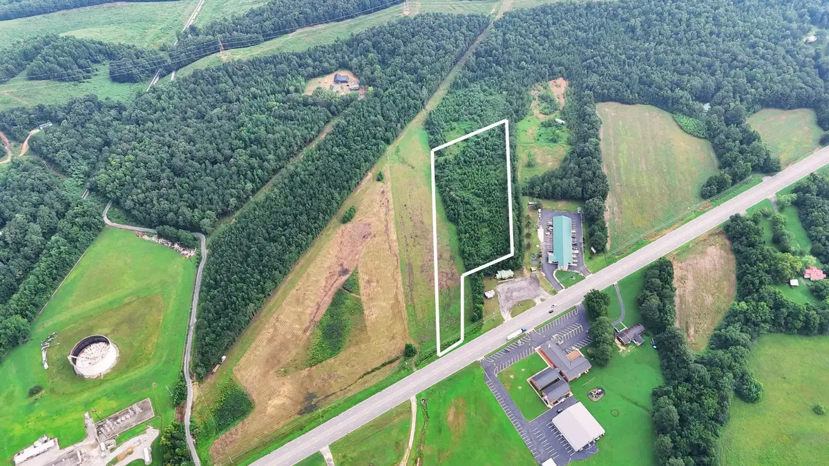 1241 Broadway Ave, New Johnsonville, TN 37134 - #1