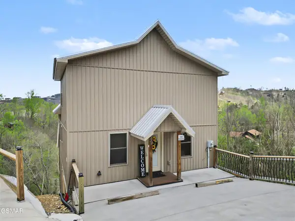 223 Chimney Tops Way, Gatlinburg, TN 37738