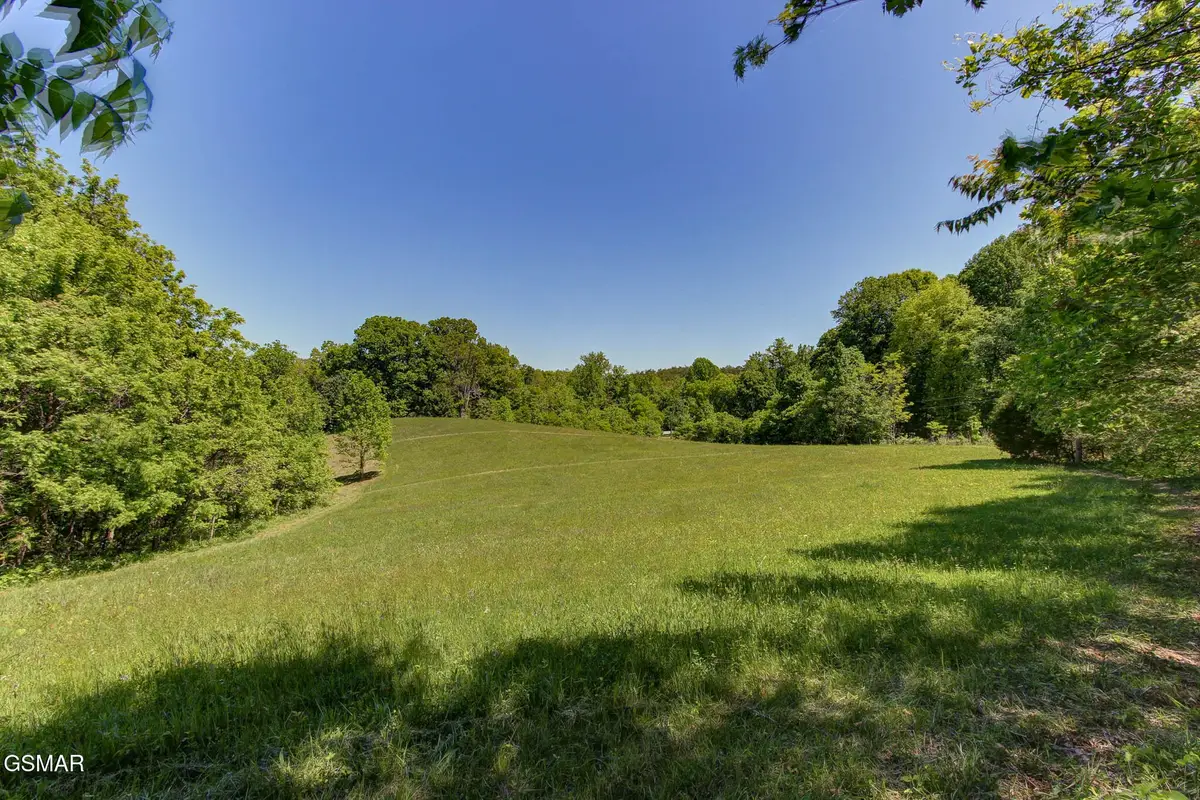 16 Thomas Cross Rd, Sevierville, TN 37876 - #1