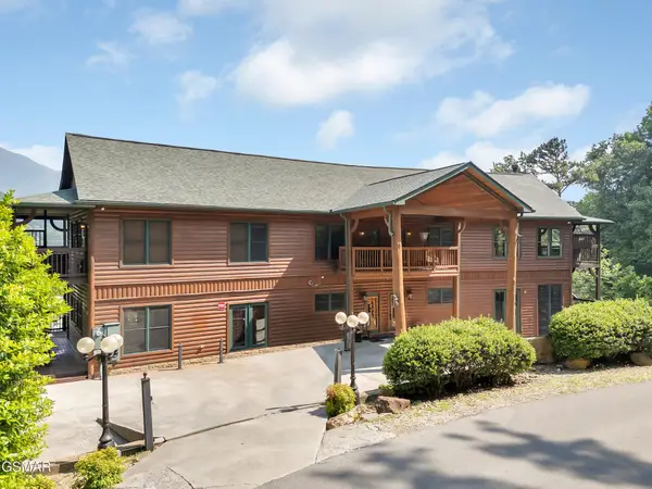 365 Smoky View Road, Gatlinburg, TN 37738